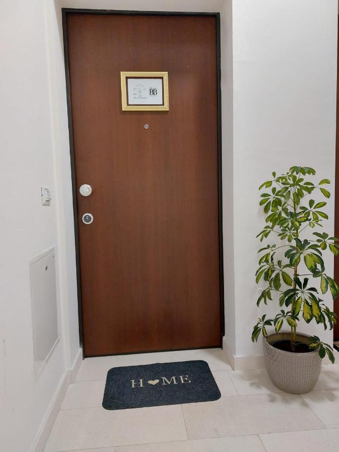 B & B Piazza Angioina LʼAquila Exterior foto